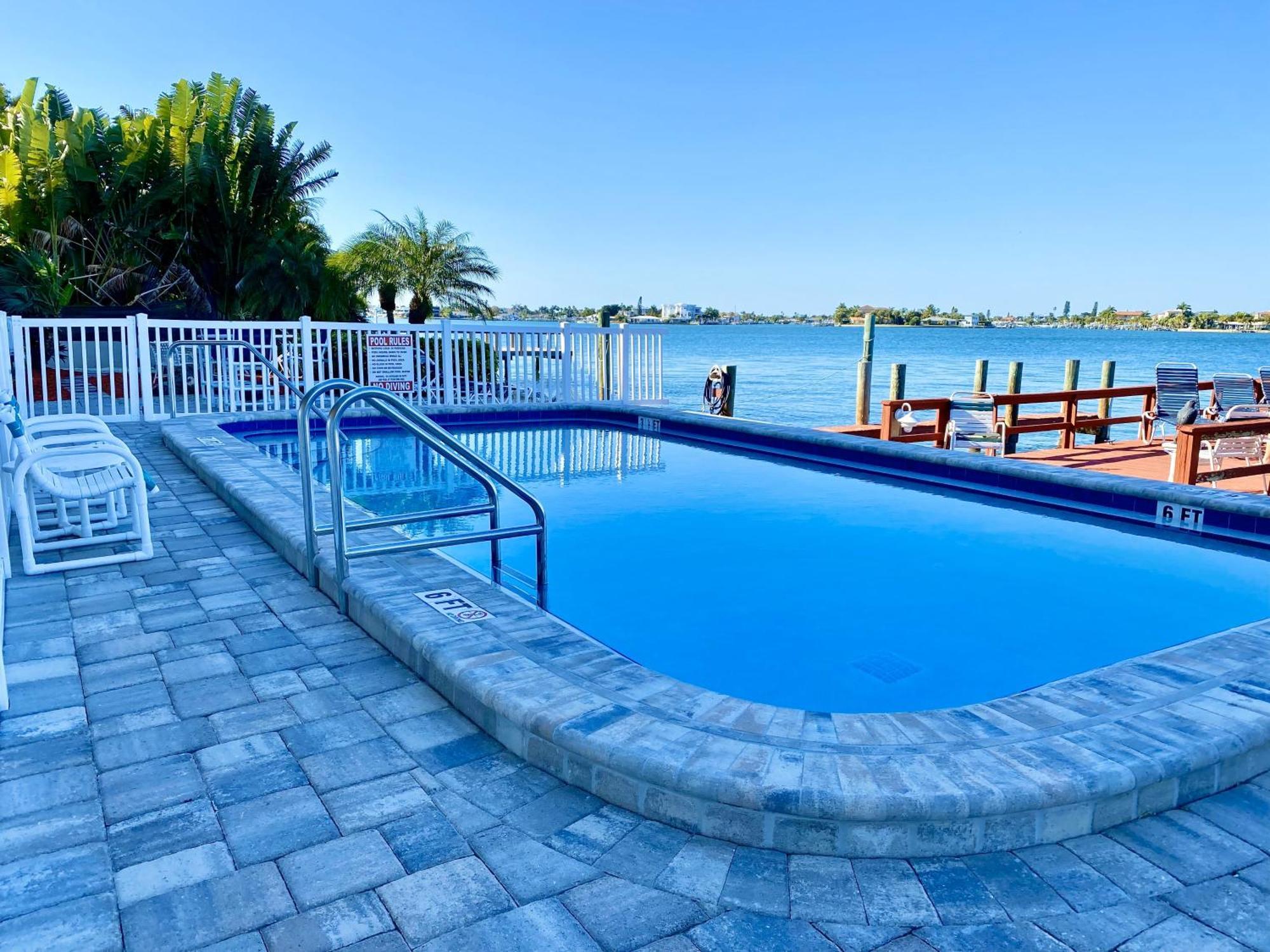 107-Waterfront-Walk To Beach-Lovely St. Pete Beach Extérieur photo