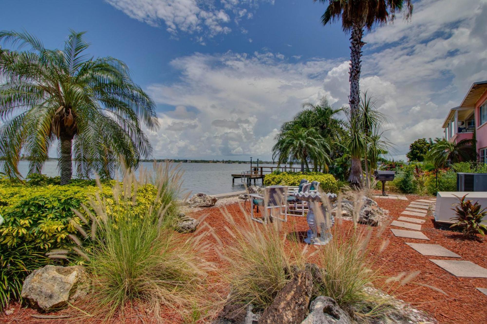 107-Waterfront-Walk To Beach-Lovely St. Pete Beach Extérieur photo
